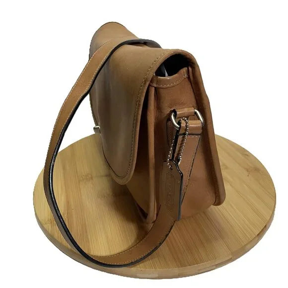 Vintage Coach 9790 City Bag Tan Leather Purse Shoulder Crossbody Brass Kiss Lock - Picture 2 of 13